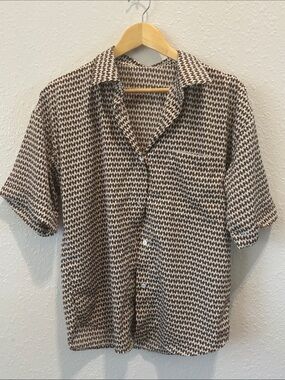 Women’s Short Sleeve Casual Button-Down Shirt in Brown & White